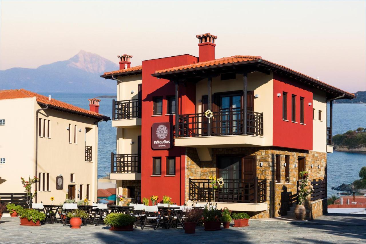 אמוליאני Helianthus Guesthouse מראה חיצוני תמונה