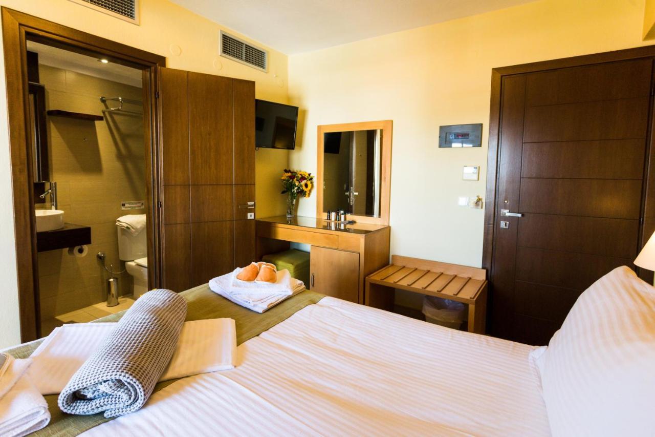 אמוליאני Helianthus Guesthouse מראה חיצוני תמונה