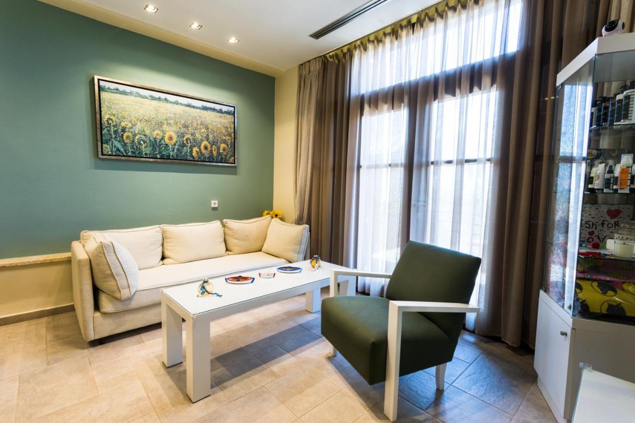 אמוליאני Helianthus Guesthouse מראה חיצוני תמונה