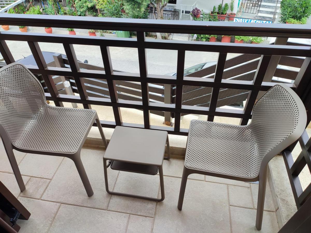 אמוליאני Helianthus Guesthouse מראה חיצוני תמונה