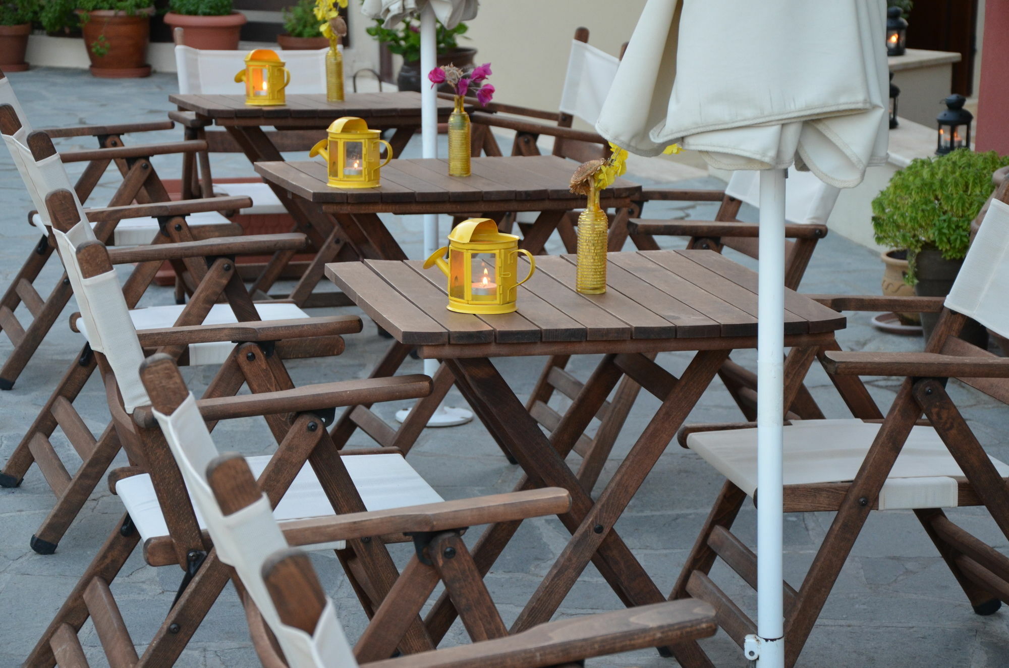 אמוליאני Helianthus Guesthouse מראה חיצוני תמונה