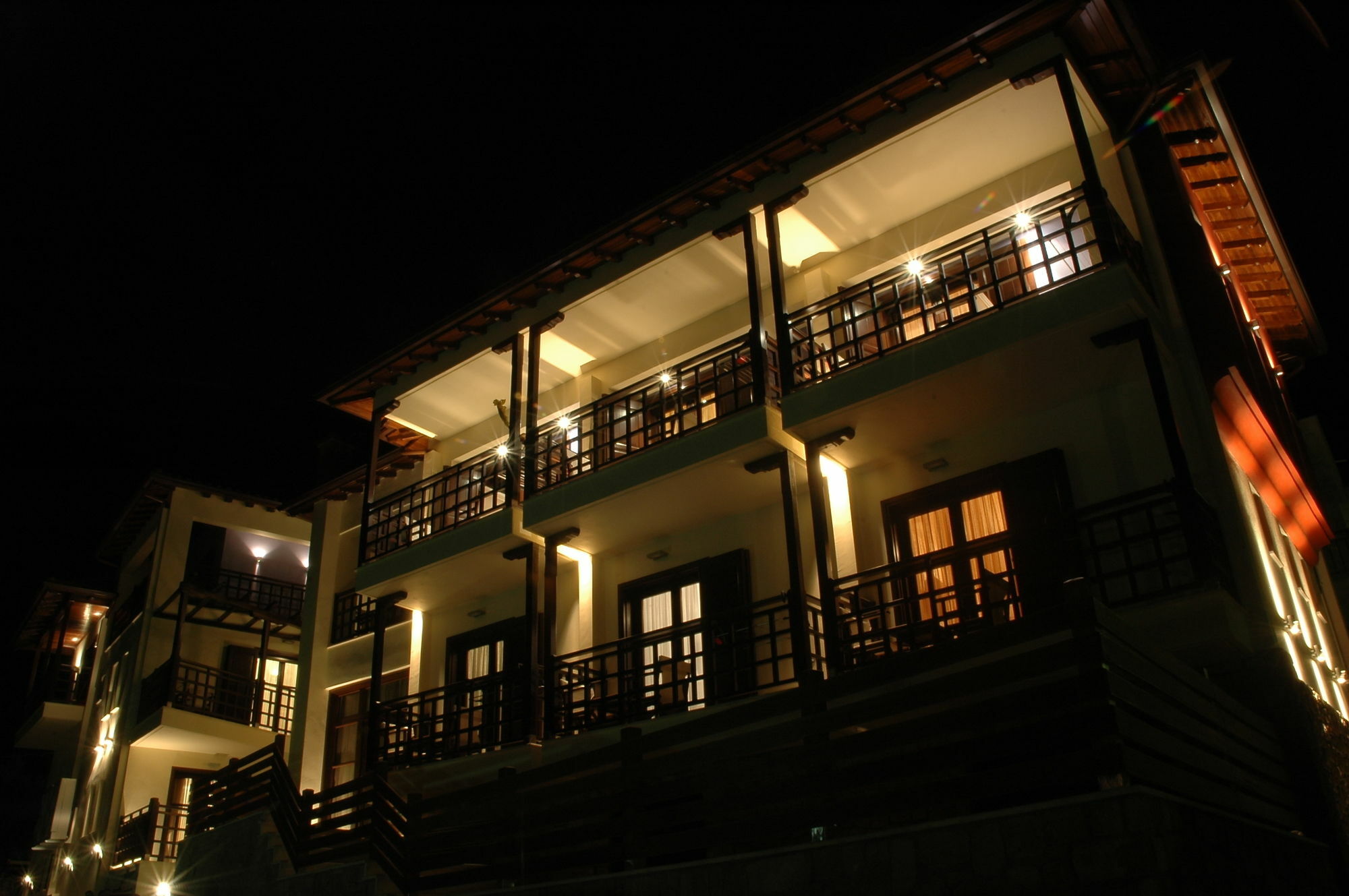 אמוליאני Helianthus Guesthouse מראה חיצוני תמונה